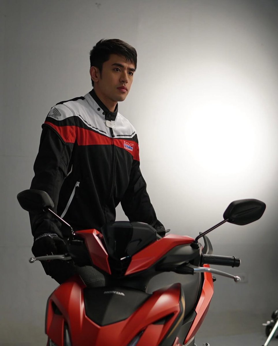 DavidTroopsOFC's tweet photo. Your parcel is on the way.

David On LazLive1111 
#LazadaPH #Lazada1111
#DavidLicauco | David Licauco
@davidlicauco @LazadaPH https://t.co/SmX137UmyE