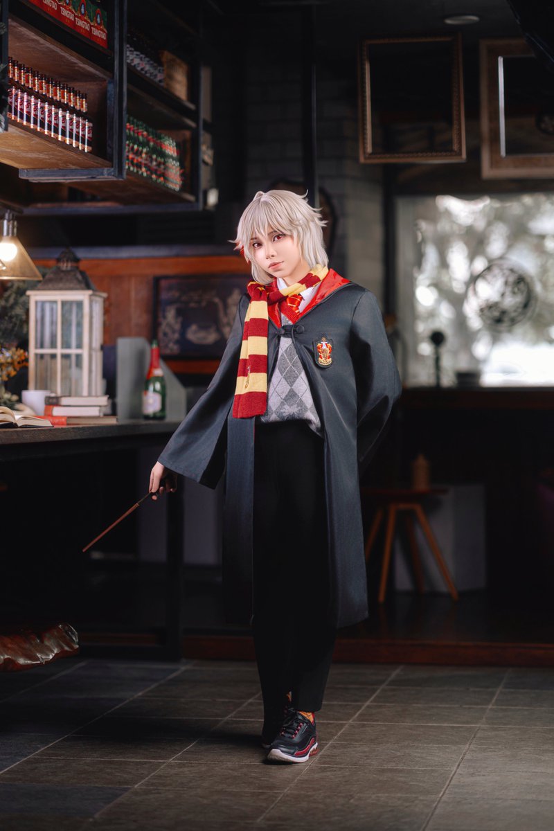 Chevalier_RS's tweet photo. Kaedehara Kazuha | Genshin x Hogwarts AU
-
-
-
-
-
-
-
-
Kazuha CN | Raye Sins 
Photographer | Eyestrain Photoworks 

(Disclaimer: I do not support any of the HP Author's beliefs tenkyu  :>)

#kazuha #kazuhagenshinimpact #genshinimpact #Gryffindor #hogwarts https://t.co/gxTYHcwJ7t