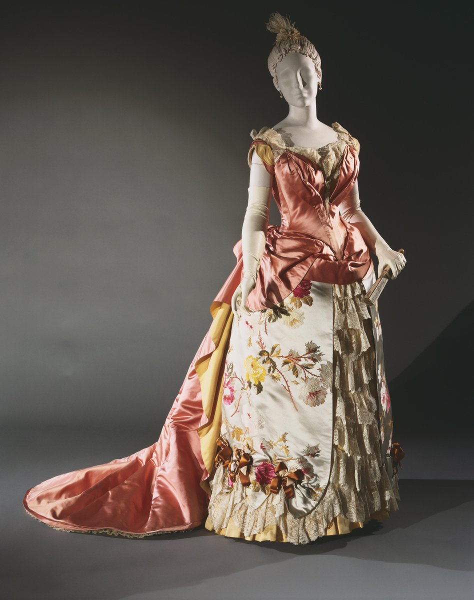 Evening dress by House of Worth, 1886-87. Philadelphia Museum of Art