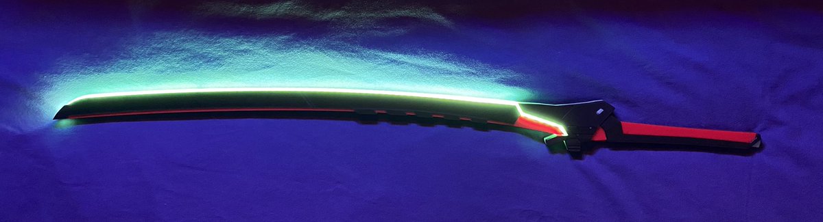 Drayar_'s tweet image. I’ve just got my @zentreya Rhodonite sword from @AgentInk ! The sword is so cool and top quality, the light makes it even more badass! 
Thank you so much Zen and AgentInk for this amazing sword, you guys are always on top! ⚡️#zentreya