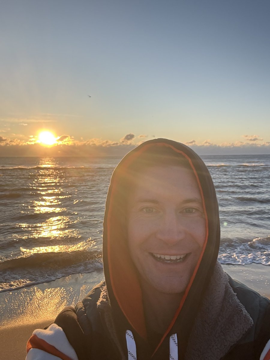 baileyjhall's tweet photo. Happy #VeteransDay, #lbi https://t.co/pB4McXN9eY