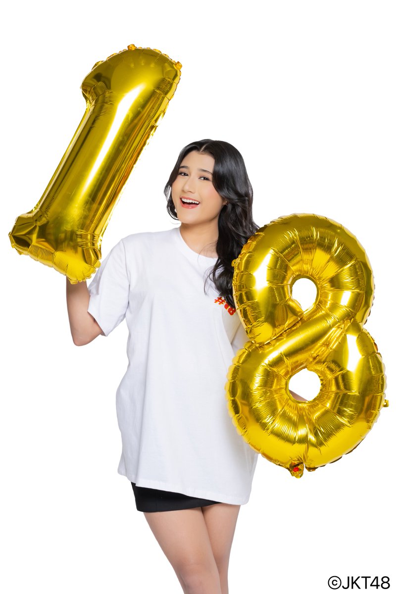 officialJKT48's tweet photo. Serta Mulia Kembanggaan Kita Semua, @SW_RaishaJKT48!! 

Jadi, apa nih resolusi baru di usia ke-18 ini?! Semoga semua mimpi dan harapan segera tercapai ya! 🌸 

#18eyondTheGrid
#ARCXVIII https://t.co/KNX0nZ7AR4