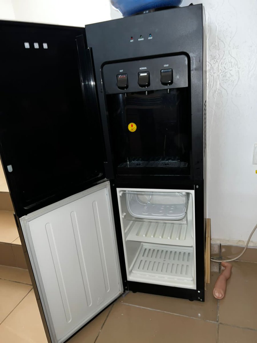 Abujadeclutter's tweet photo. Slide 1: Water dispenser 150k
Slide 2: Binatone juice extractor 90k
Slide 3: office table and console 230k
Slide 4: Ingenuity baby swing 100k
All in Abuja (Call 07072947924 or whatsapp 09057127784) #AbujaTwitterCommunity pls Rt https://t.co/ttAHAG96Mf