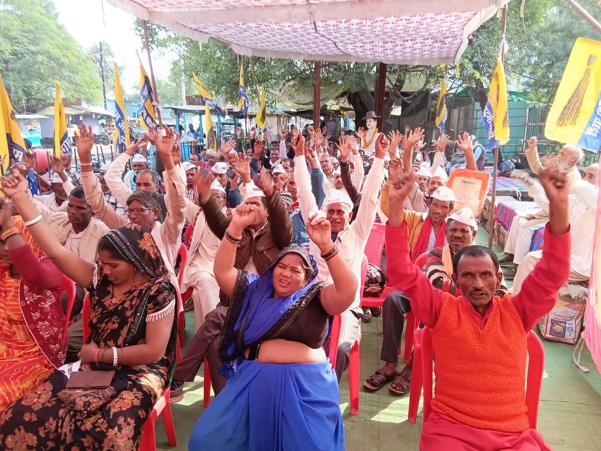 JSTomarAAP's tweet image. आम आदमी पार्टी द्वारा जारी मध्य प्रदेश जोड़ो अभियान के तहत वरिष्ठ पार्टी नेता जितेन्द्र चौरसिया द्वारा सतना के धवारी चौक पर की गई जनसभा। 
गत दिनों शुरू हुए मध्य प्रदेश जोड़ो अभियान के तहत आयोजित सभाओं की श्रृंखला में ये थी प्रदेश में त्रतालीसवीं जनसभा। @ArvindKejriwal 
@msisodia…