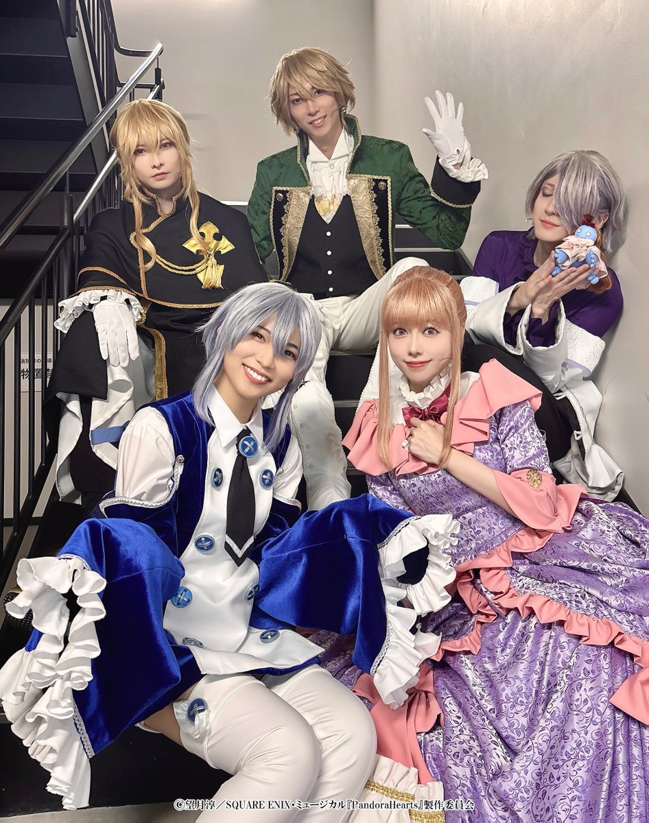 #パンミュ 11/11(火)17:30公演が終演☕️
ご来場誠にありがとうございました💙

▶️明日11/12(水)は18:00公演です。
当日券をご用意してお待ちしております！

📝公演アンケート
forms.gle/TVrwBiuAbNShp5…
📽️11/15(土)ライブ配信
dwango-ticket.jp/project/I36tC5…

#パンドラハーツ