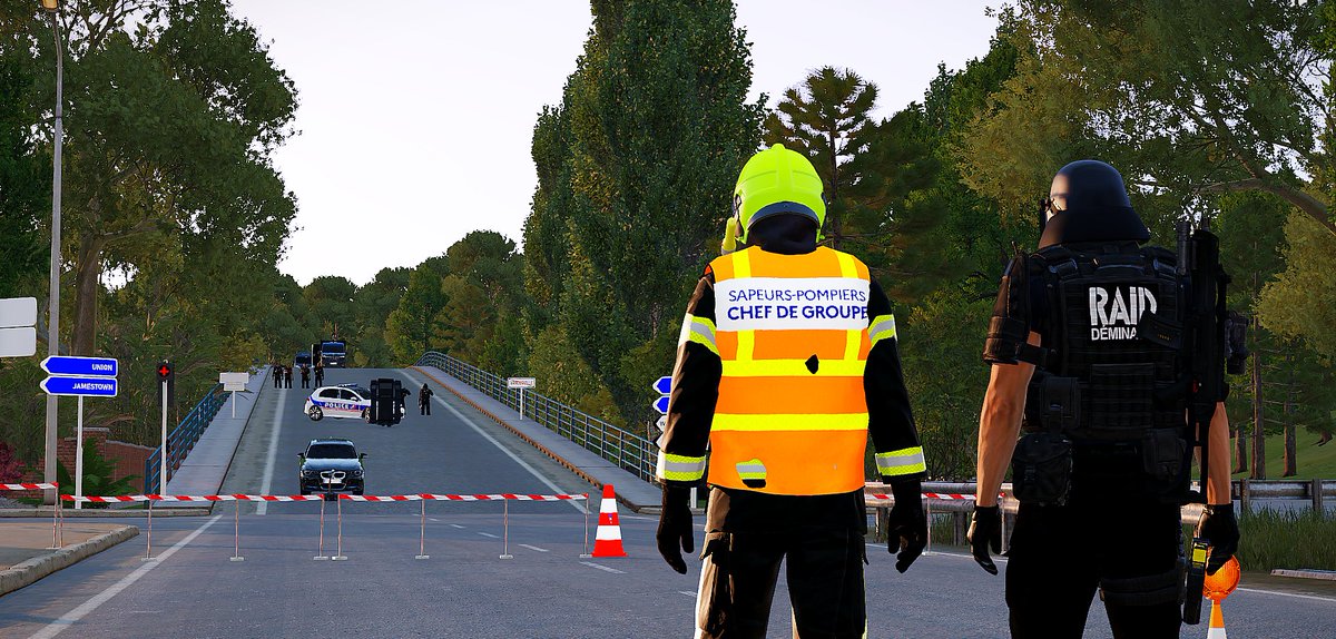 RaidPnA4L's tweet photo. [Intervention]
💥 Intervention du RAID à Vanderville :
➡️ Voiture piégée neutralisée
➡️ Appui des @sdisa4l pour sécurisation
➡️ Aucun blessé à déplorer
Mission accomplie. https://t.co/bw9yo7vLyw