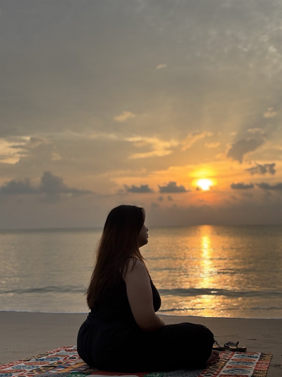 trynafindsylvia's tweet photo. 🌊🌞✨.jpg https://t.co/LqTDZEeumD