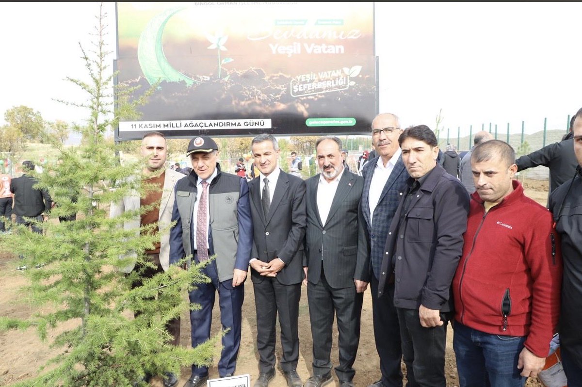 🌿 Yeşil Vatan Seferberliği 🌿

“Şahidimiz Toprak, İmzamız Fidan”

11 Kasım Milli Ağaçlandırma Günü kapsamında; geleceğe daha yeşil bir miras bırakmak, sahip çıkmak adına kurum olarak hep birlikte Yeşil Vatan’ın yeni fertlerini toprakla buluşturduk.