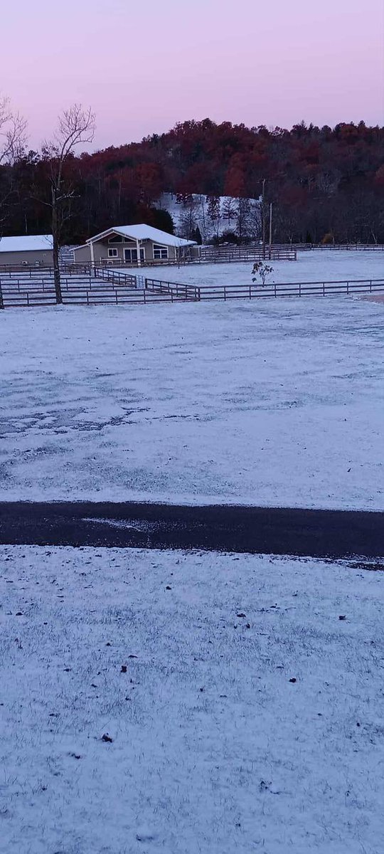 ClayLocal3's tweet image. Diane Curtis is waking up to a dusting of snow in Murphy this morning!