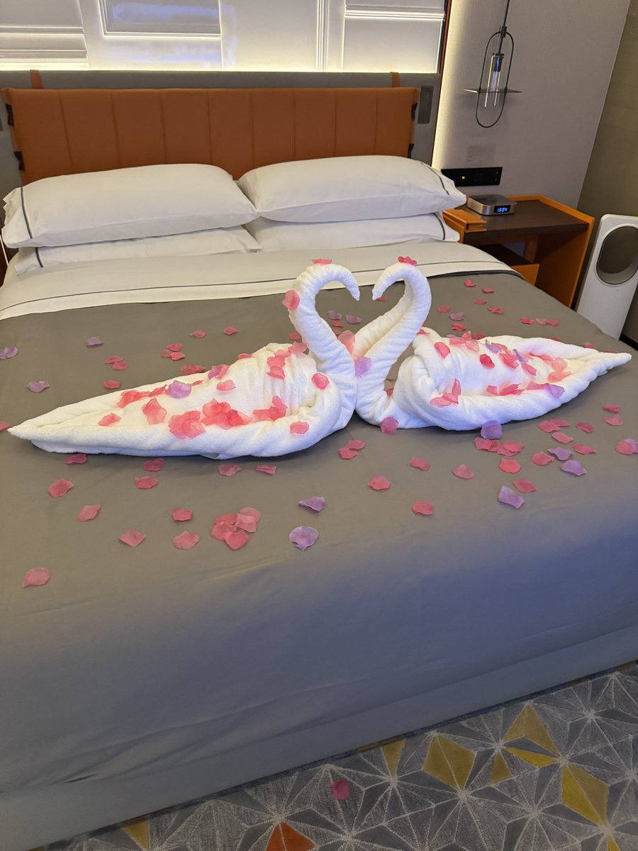 Evil7o_X's tweet image. Cupid did us a favor