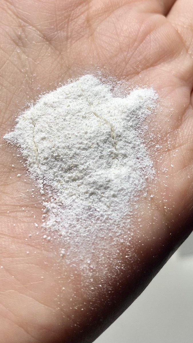 EXFO TAPI BUBUK?! UNIK BANGET GA SIHHH?!!

harus cobain deh exfo bubuk ini soalnya bikin kulit AUTO BERSIH dan hasilnya kaya abis treatment ala klinik kecantikan dgn budget minimal👌🏻