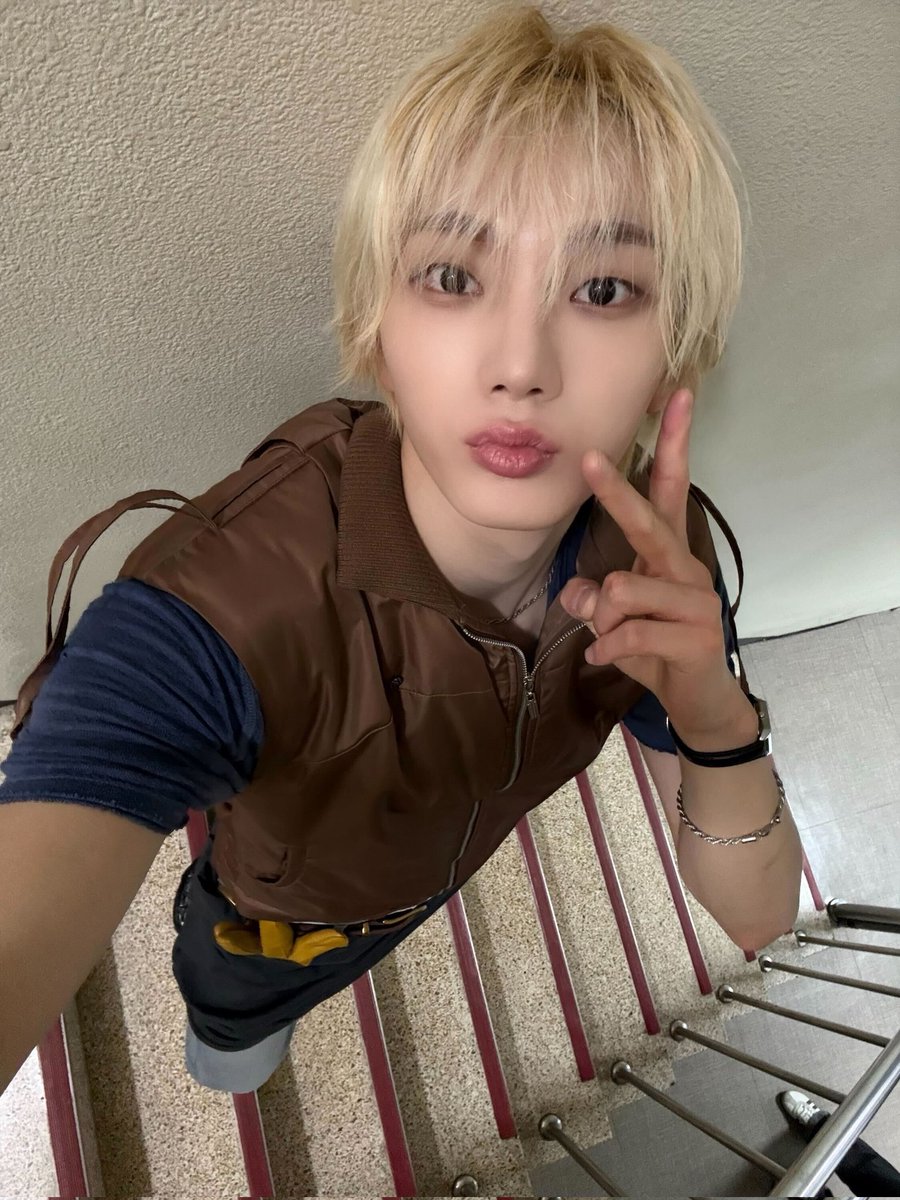 Thank you for the win on Music Bank! This entire promotion has been filled with joy because of the constant support. Knowing onedoor is always there, cheering us on from everywhere, keeps us going. Please stay with us until the very end .ᐟ &gt;ᴗ&lt;