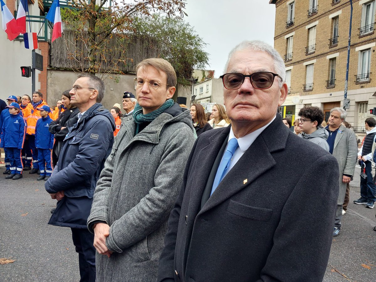 PSIssy2's tweet image. Notre camarade @patrickauffret était présent aux côtés de notre tête de liste pour les municipales Mathieu Morel lors de la commémoration du #11novembre à #Issy