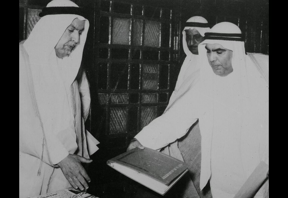 ShuaibMuwaizri's tweet image. يصادف اليوم الذكرى ال63 للمصادقة على الدستور الكويتي وإصداره..
في مثل  هذا اليوم من عام 1962  قام المغفور له بإذن الله الأمير الراحل الشيخ عبدالله السالم الصباح  -طيب الله ثراه- بالمصادقة على دستور دولة الكويت وإصداره .
