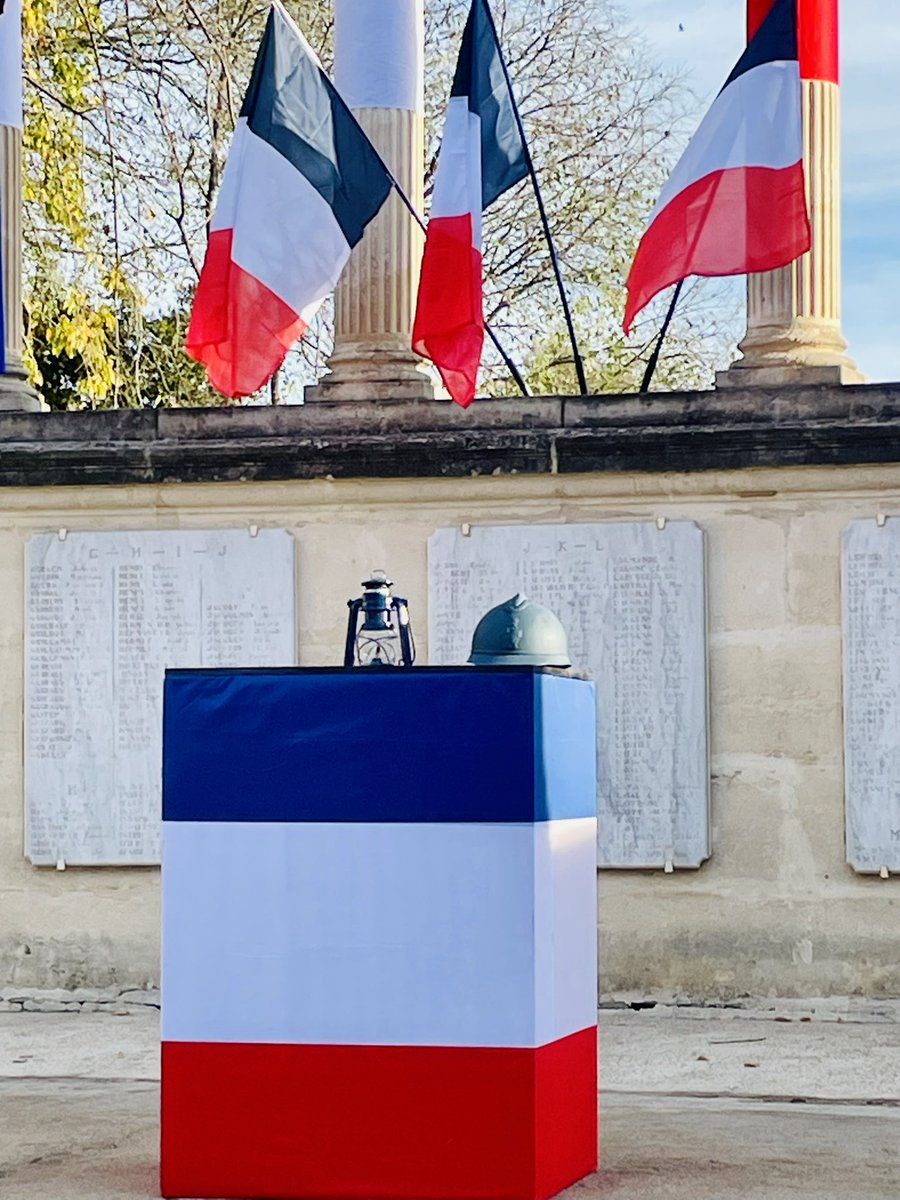 Commémoration du 11 novembre Montpellier 

🇫🇷En ce jour d’Armistice, Montpelliérains et Montpelliéraines rendent hommage à toutes celles et ceux qui ont combattu et donné leur vie pour la France.
Ensemble, nous honorons leur courage, leur sacrifice et leur engagement pour la paix