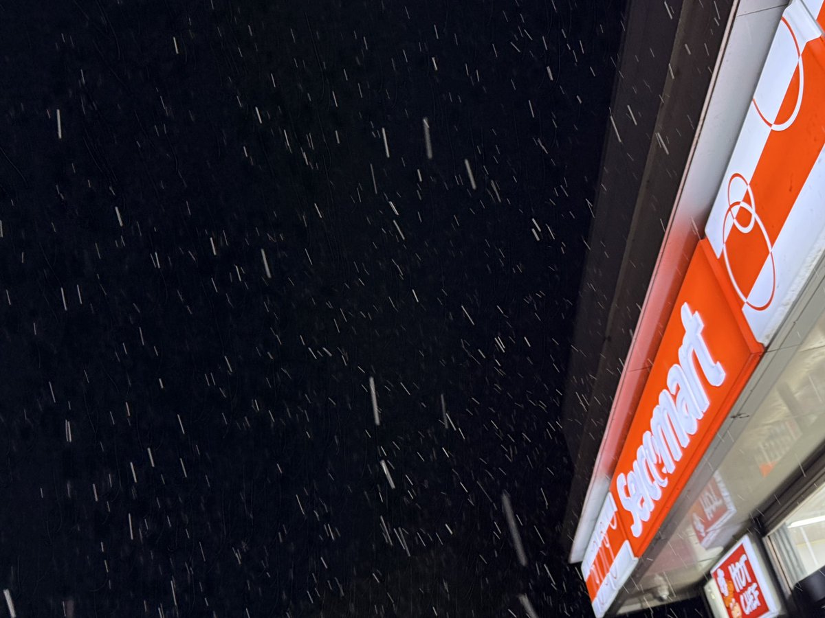 oumanobaketu's tweet image. 雪予報だった！？
冬が早過ぎ🥹
唐揚げはあったよw