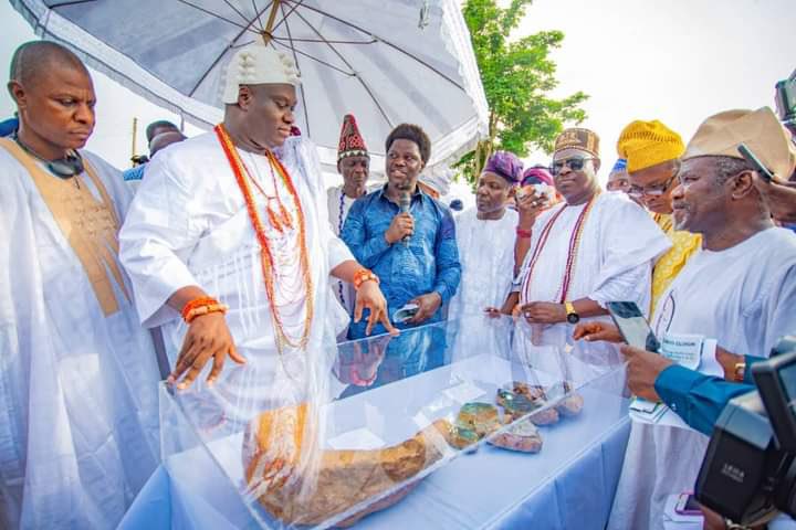 jeremy_liit's tweet photo. All the excavations going on in ife is being Supervised by the Ooni but this Mowaa carried out extensive excavations on their site which is part of the old palace and left out the Benin Traditional Council

People don’t understand how the Oba is fighting for Benin here https://t.co/DxtddL4bkV