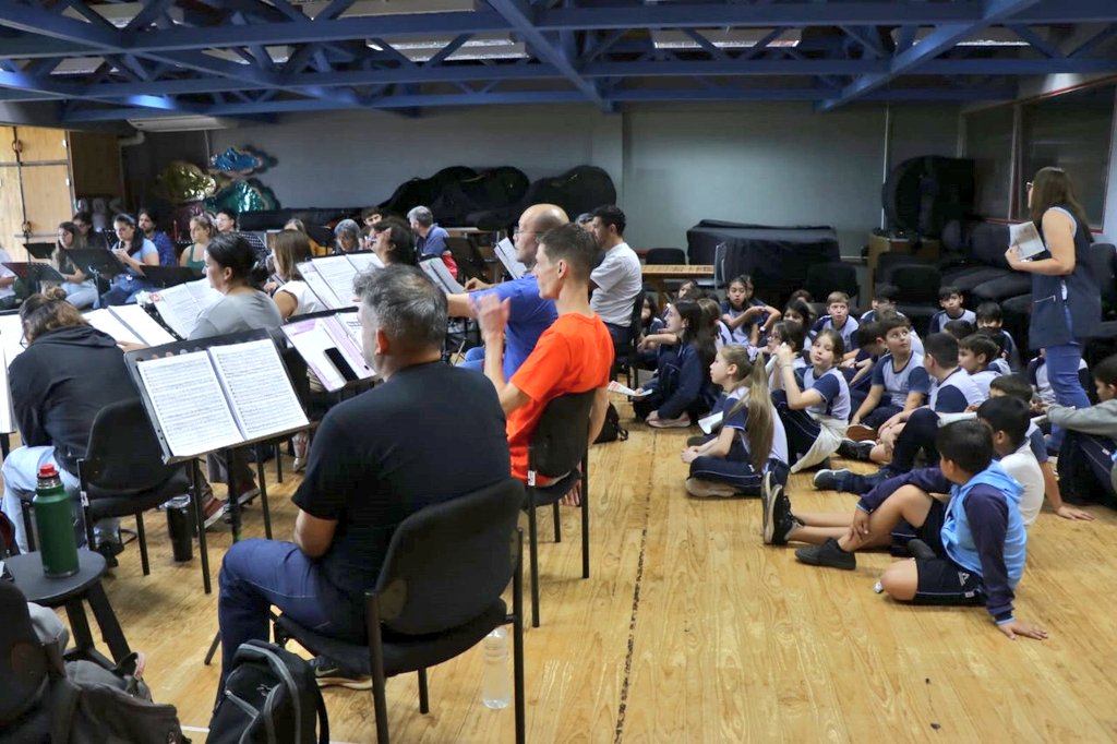 PCMisiones's tweet image. El Parque del Conocimiento recibió a niños y niñas del quinto grado del Instituto Adventista Alta Gracia de Posadas, quienes disfrutaron de una mañana de literatura, arte, música y danza.