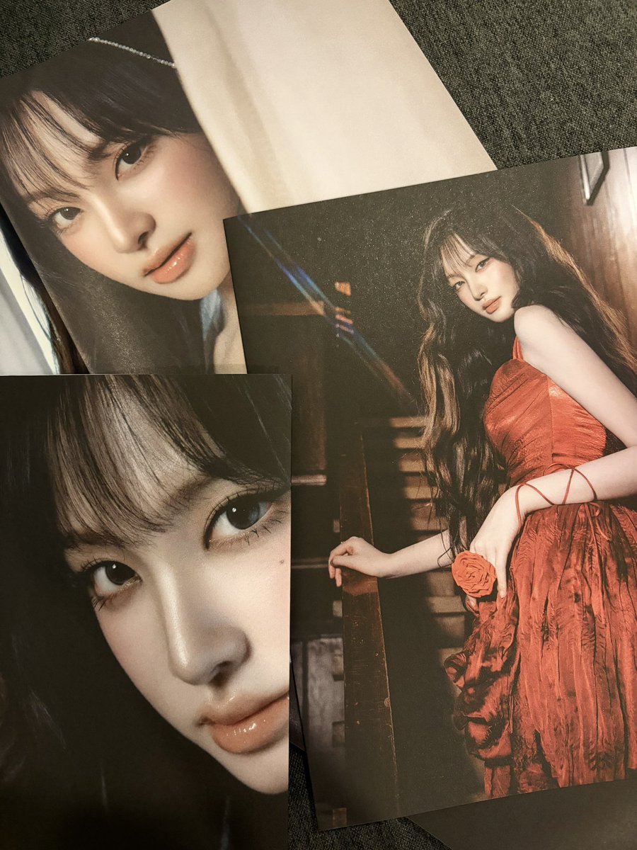 jellyduob_duob's tweet image. ชั้นบอกแล้วใครไม่ซื้อคือพลาด นิตยสารน้องลิซเล่มนี้ขอยกให้เป็นปกแดงมาสเตอร์พีซ❤️ ที่สุดของแม่มาก โคสอัพแบบฉ่ำ สวยมากกกกกกกก ที่สำคัญคือโปรเตอร์ใหญ่มาก สวยกระแทกหน้าสุดๆㅠㅠ แล้วใหญ่แบบเอาน้องชีสมาเทียบคือเหลือจิ๋วเดียว