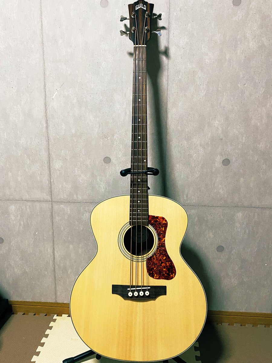 biske_df's tweet photo. #ベースの日 おめでとう！！！

今日はベーシストとして扱ってください！

Providence aRB-108M5

Guild B-240E

G&amp;L L-2000 tribute series

全ベーシストに幸あれ！
財布潤え！モテろ！！！ https://t.co/Ynr1RNrehQ
