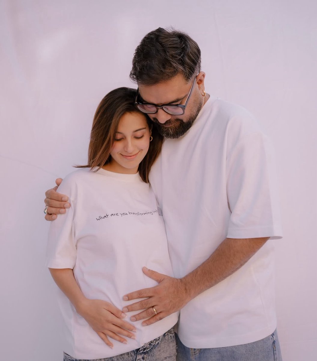 atia_anishah's tweet image. Iqra’s expecting her second child 🥹
#IqraAziz
