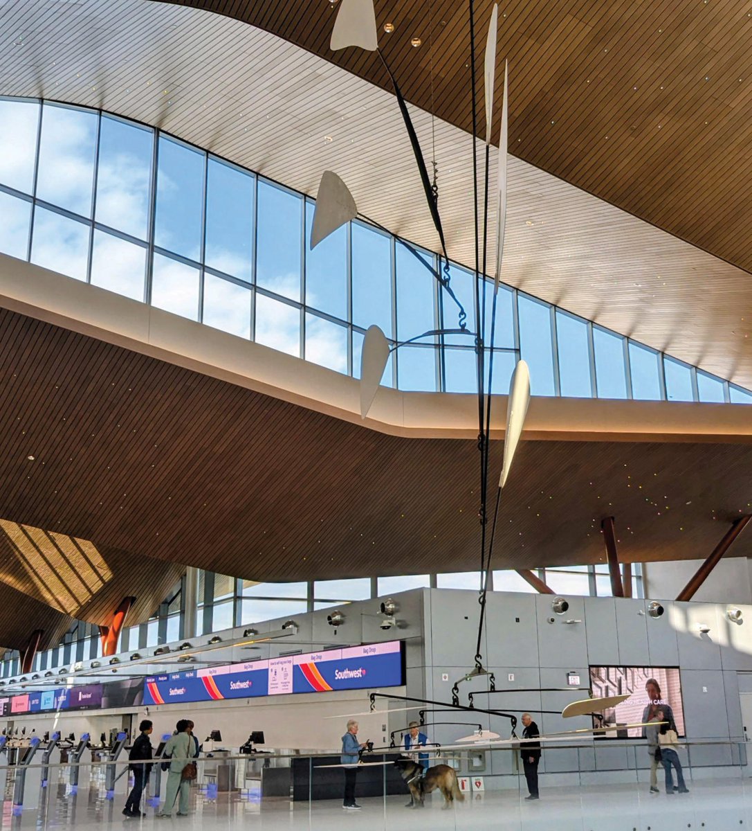 An opening date has been announced. The new terminal at Pittsburgh International Airport will open in one week on Nov. 18. 
blueskypit.com/transformed-pi…
