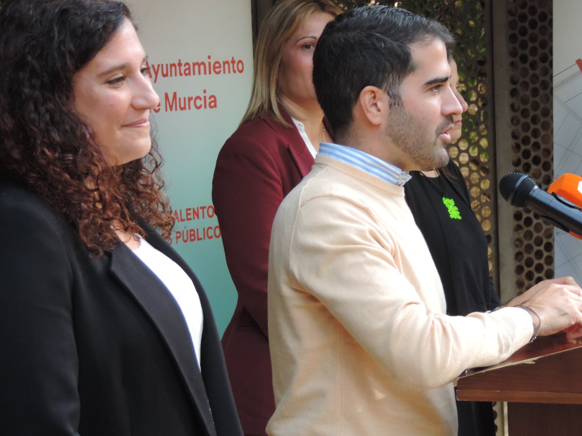 Esta mañana se ha presentado '1200 años construyendo', proyecto de la Escuela de Arte y el Servicio de Juventud, con el cual hemos colaborado acogiendo siete piezas escultóricas que se reparten entre nuestra colección permanente. Unas fotos y más info:
🔗 museodelaciudad.murcia.es/agenda/exposic…