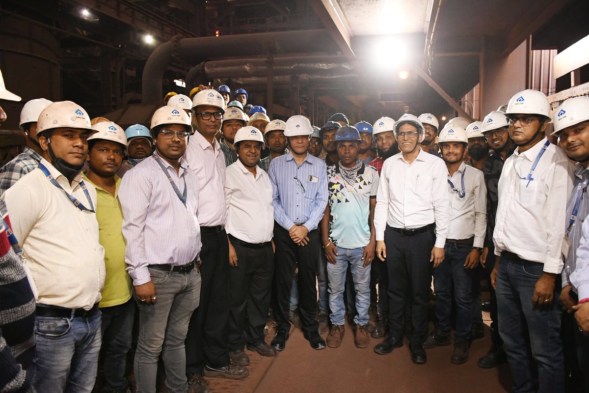 SAIL_IISCOSteel's tweet photo. A CO Gas Injection System was inaugurated at Sinter Plant–1 by DIC Surajit Mishra. The system reduces Coke Breeze use by 1–1.5 Kg/Tonne, enhancing energy efficiency &amp; supporting our sustainability goals for green steel and decarbonisation. 🌱 
@SAILsteel
@SteelMinIndia
@DPE_GoI https://t.co/dfvjcZF1hh