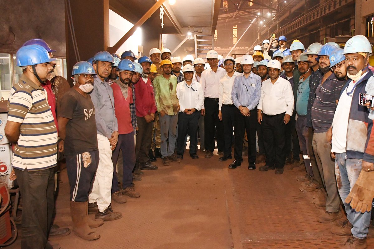 A CO Gas Injection System was inaugurated at Sinter Plant–1 by DIC Surajit Mishra. The system reduces Coke Breeze use by 1–1.5 Kg/Tonne, enhancing energy efficiency &amp; supporting our sustainability goals for green steel and decarbonisation. 🌱 
<a href="/SAILsteel/">Steel Authority of India Limited (SAIL)</a>
<a href="/SteelMinIndia/">Ministry of Steel</a>
<a href="/DPE_GoI/">Department of Public Enterprises</a>