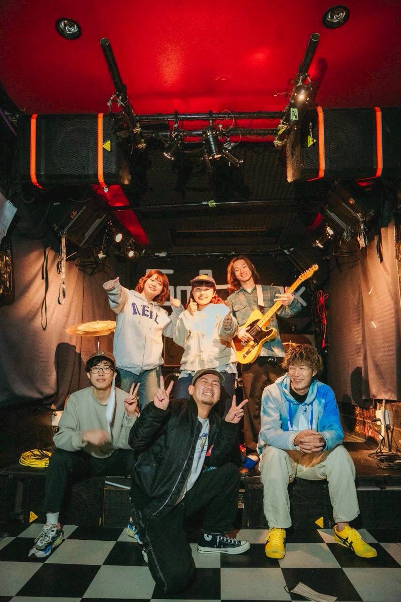 afterworknagoya's tweet photo. セットリスト
1. シューティングスター
2. さよならトゥエンティーズ
3. いきる
4. 最後の言葉
5. 大丈夫
6. あの頃の僕は
7. マイヒーロー
8.朝が来るまで
9.終わらない歌

最高写真ありがとう📷
Photo by @MRNph33 https://t.co/gzKC33aduL