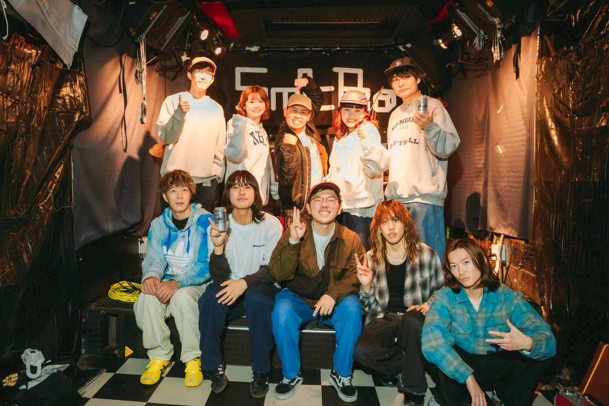 afterworknagoya's tweet photo. セットリスト
1. シューティングスター
2. さよならトゥエンティーズ
3. いきる
4. 最後の言葉
5. 大丈夫
6. あの頃の僕は
7. マイヒーロー
8.朝が来るまで
9.終わらない歌

最高写真ありがとう📷
Photo by @MRNph33 https://t.co/gzKC33aduL