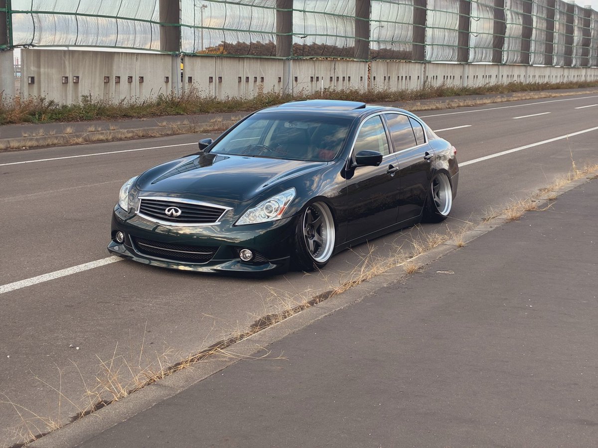 誰か買ってください🤣
ホイール外しで60万、車検2027.04です！