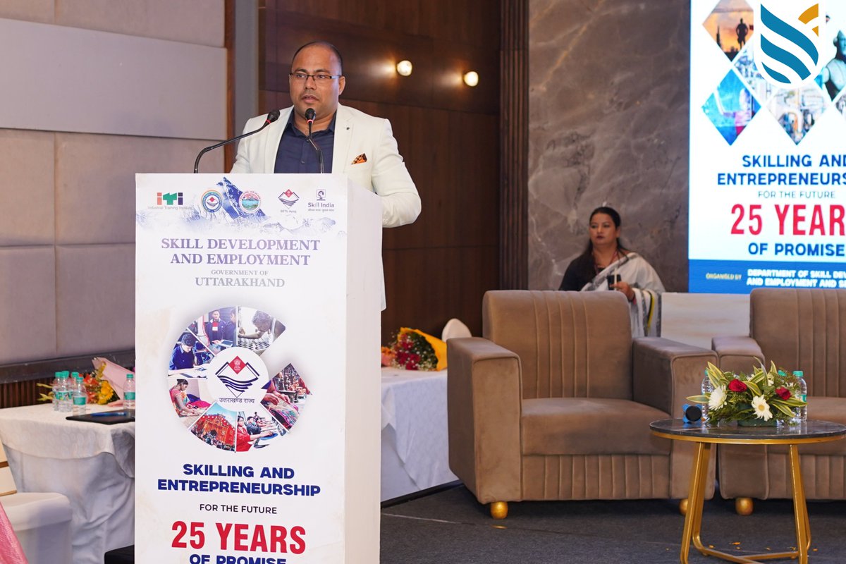 medhaviskills's tweet image. Proud moment as our Co-Founder &amp;amp; Pro-Chancellor, Mr. Kuldip Sarma, spoke and joined a distinguished panel at the National Conference on Skilling &amp;amp; Entrepreneurship for the Future, spotlighting India’s role in shaping global workforce mobility.

#MSU #FutureSkills #GlobalWorkforce