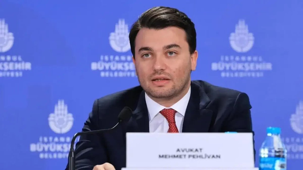 İBB iddianamesinde Ekrem İmamoğlu'nun avukatı Mehmet Pehlivan'a yöneltilen bir suçlama:

"Müvekkili olan şüphelinin lehine en iyi savunmayı yapmak, sanığın lehine olan delillerin toplanmasına yardımcı olmak..."