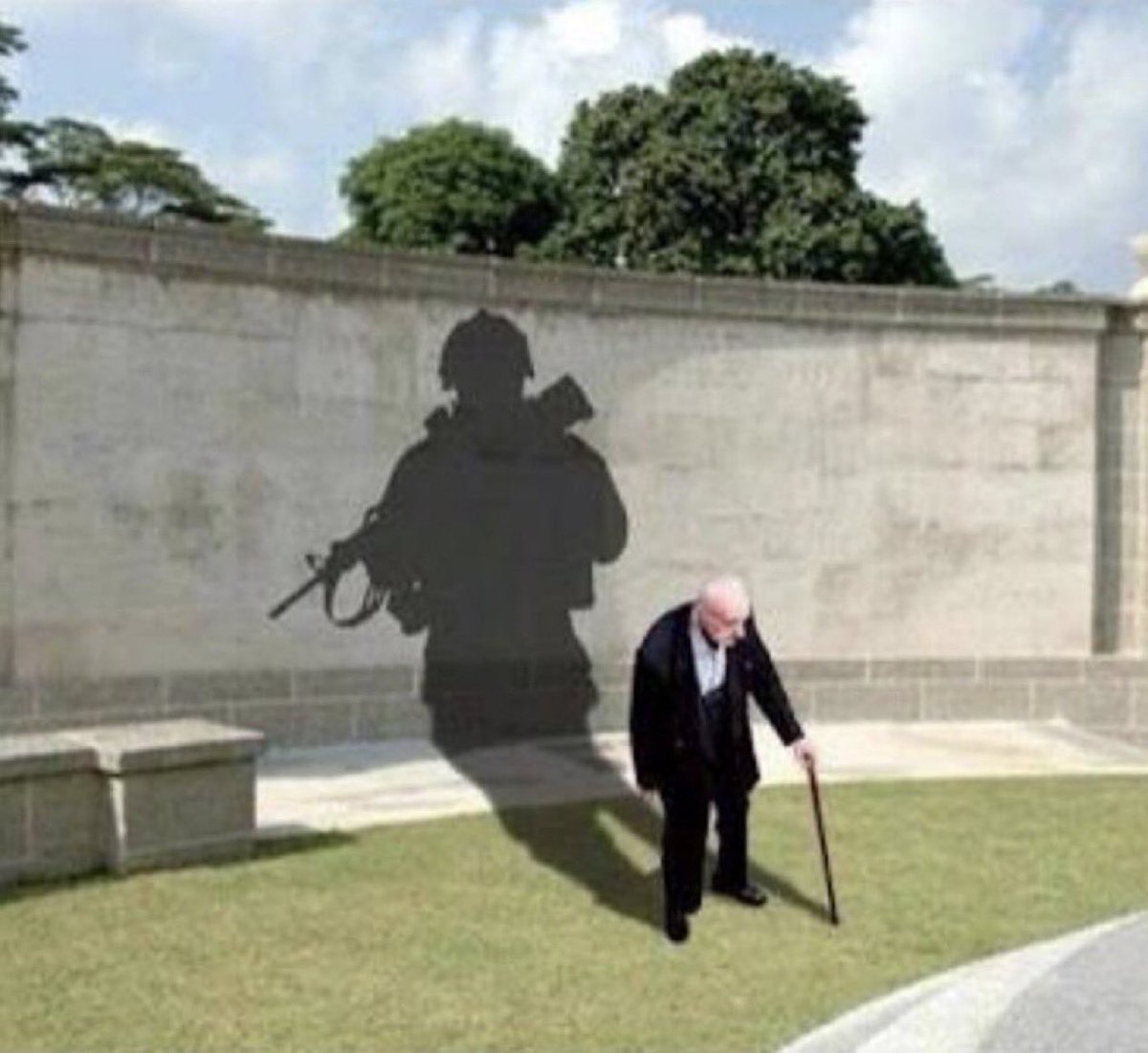CharlieBucket7's tweet image. Lest we forget.