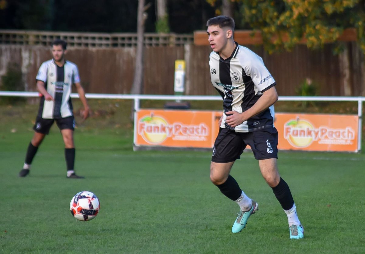 Sharp on the pitch, sharp in design. 🤩

Brockenhurst FC looking strong and focused in our latest Black &amp; Off White kit. Ready for action!

⚽️ Kit supplied by <a href="/goat_teamwear/">goat_teamwear</a> 

#KitDesign #FootballKit #BrockenhurstFC #MatchDay #NonLeague 

<a href="/Brock_FC/">Brockenhurst FC</a> 

📸<a href="/ChristchurchFC_/">Christchurch FC</a>