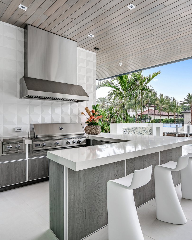 KBIS's tweet image. South Hall = nonstop energy ⚡

From trendsetting talks on NEXTStage to networking at @theNKBA Booth, this is where innovation takes the mic. Explore brands like @NatureKast, Hoodsly and more bringing fresh ideas to #KBIS2026.

🔗 kbis.com/show/south-hal… 

📸 Emerald/KBIS