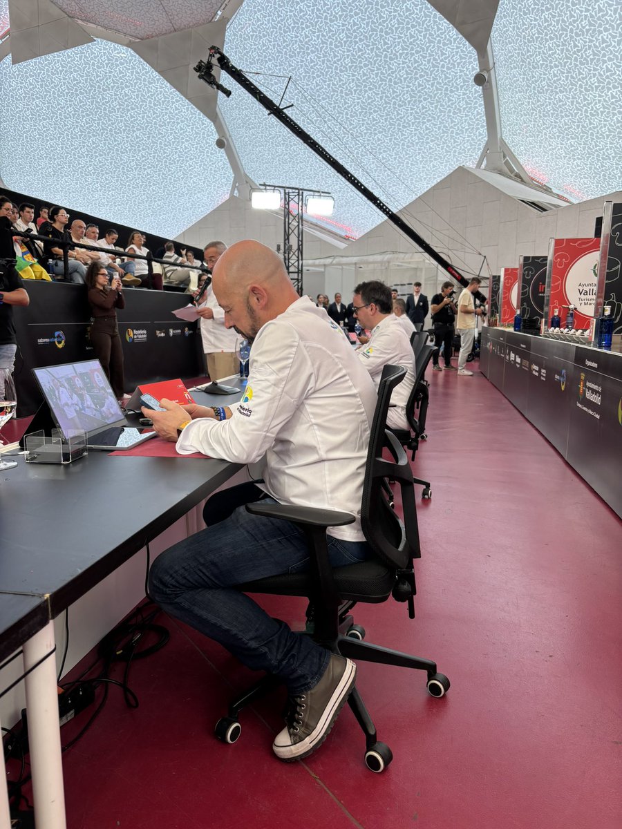 Jurado en el concurso nacional de pinchos y tapas de Valladolid. Compartiendo entre otros con <a href="/oEirado/">Iñaki Bretal</a> <a href="/Pacomoraleschef/">Paco Morales</a>