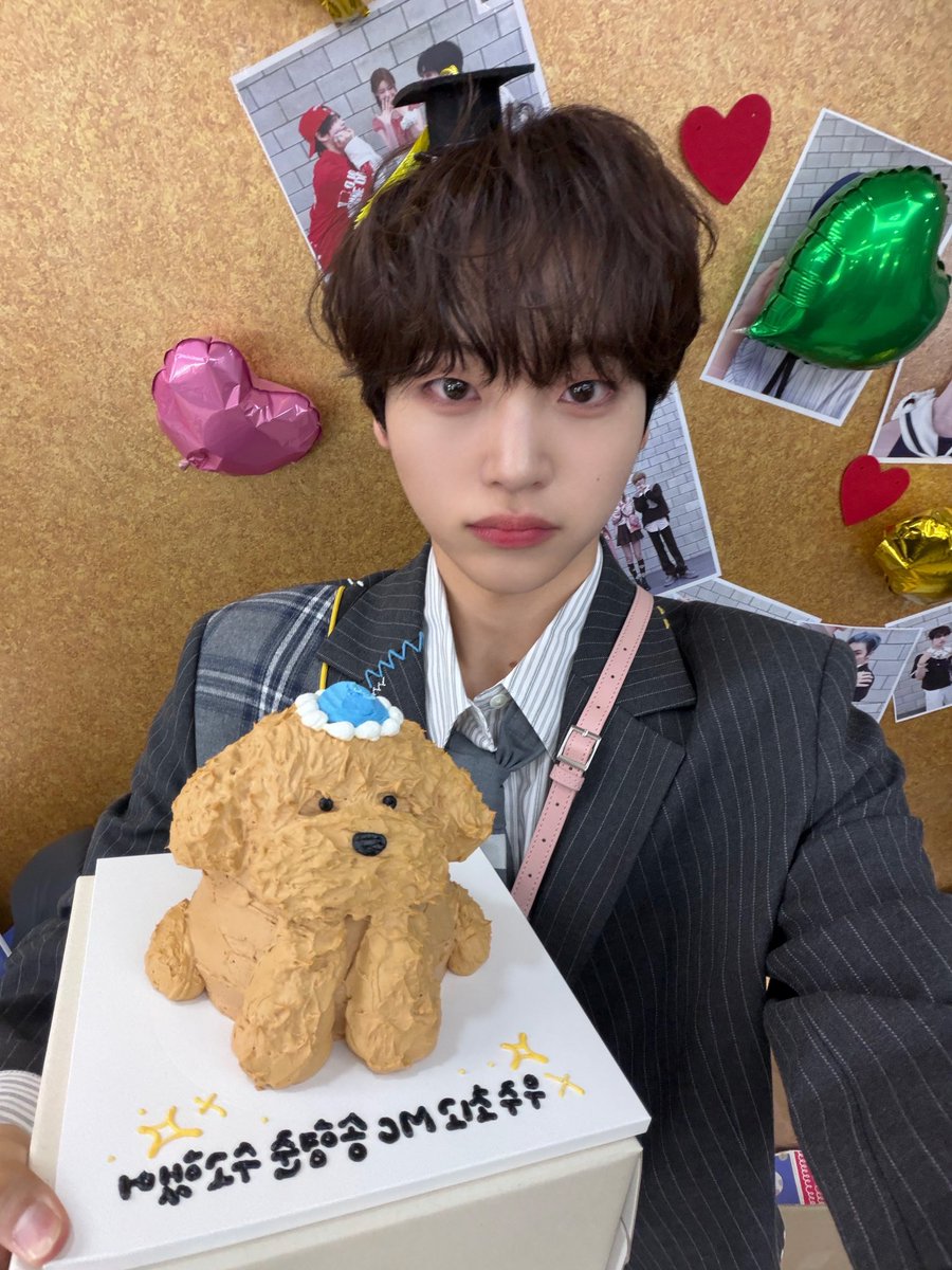CRAVITY_twt's tweet photo. 정말 너무나 많은 걸 배운 더쇼
더쇼에서 많은 사랑받아서 행복한 화요일을 보낼 수 있었던 것 같아요
받은 사랑으로 더 멋진 형준 크래비티가 될게요
많은 아티스트를 만나 소개할 수 있어 큰 영광이었습니다
정말로 감사했습니다😍
2년동안 응원해 준 러비티도 너무 고마워요🥰
더쇼 사랑해🫶엔프즈 사랑해🫶
(너무 많이 울어서 눈이 땡땡해..)
#형준 #크래비티 #더쇼 #엔프즈