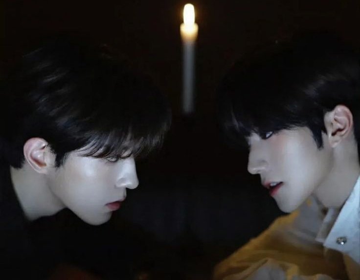 d4xingqius's tweet photo. 👑 𝒂𝒎𝒂𝒓𝒂𝒏𝒕𝒉𝒊𝒏𝒆 | #huasheng royalty fic
—» crown prince ssy! knight hy!
—» forced marriage, enemies to lovers
—» please read tags!
—» https://t.co/mPWB4xmzpU https://t.co/OWp9ExKKSh