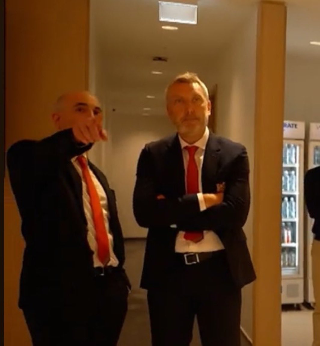 الي يفوز يلعب ضد <a href="/Drb7h1/">Drb7h</a> 🙂