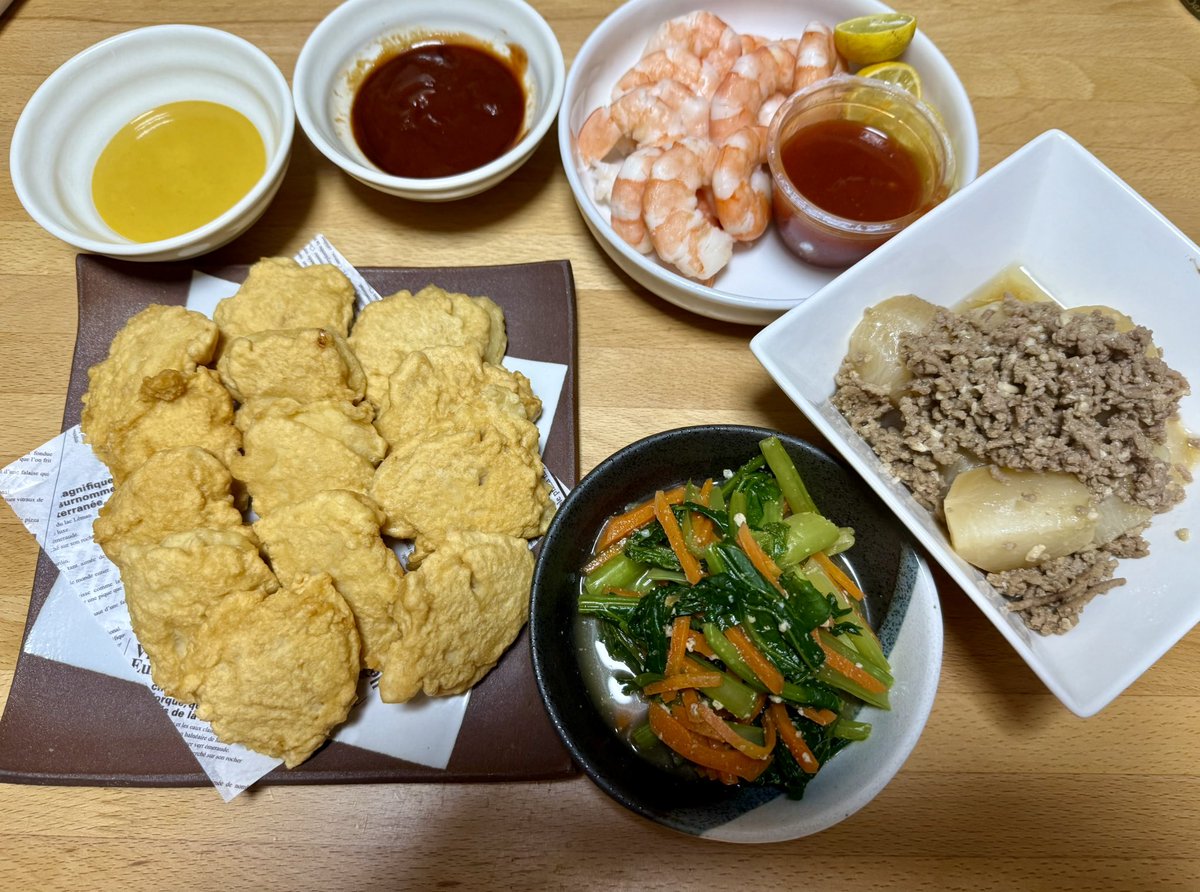 今日は徳島で積み込み後、高知へ納品🚛

夜ご飯
以前作って失敗したチキンナゲット、今回は上手くできた！ハニーマスタードとケチャップと焼肉のタレでBBQソース風に
小松菜胡麻和え
カブのそぼろ煮
コストコのシュリンプ
#夜ご飯 #おうちごはん #大型貨物