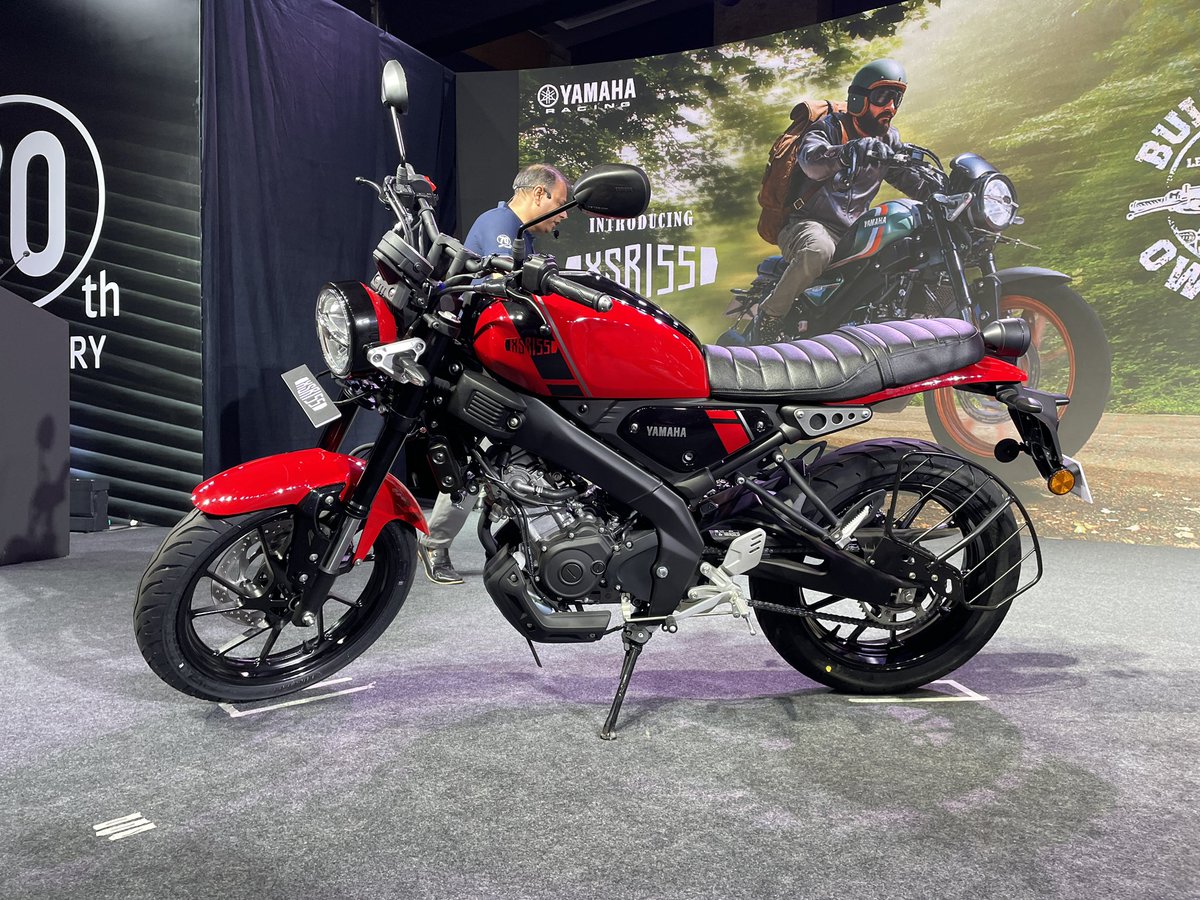 carandbike's tweet image. After much much wait, the XSR-155 has finally been launched in India at an introductory price of Rs 1.49 lakh, ex-showroom. Shares the R15’s platform, but in a retro form. @India_Yamaha #calloftheblue
