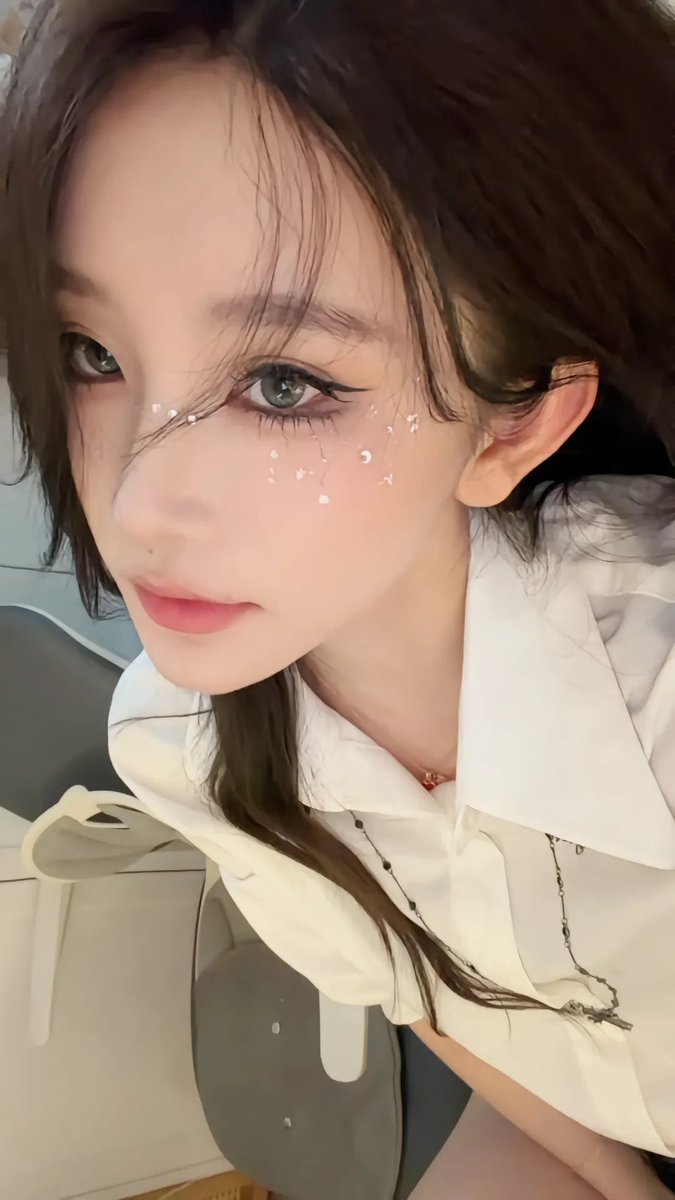 tazxing's tweet photo. 251029 죠우스위 부계정 도우인 (1)

‘# 第一次见到你’

#周诗雨 #ZhouShiyu #주시우 #SNH48 https://t.co/AlAXqMio5M