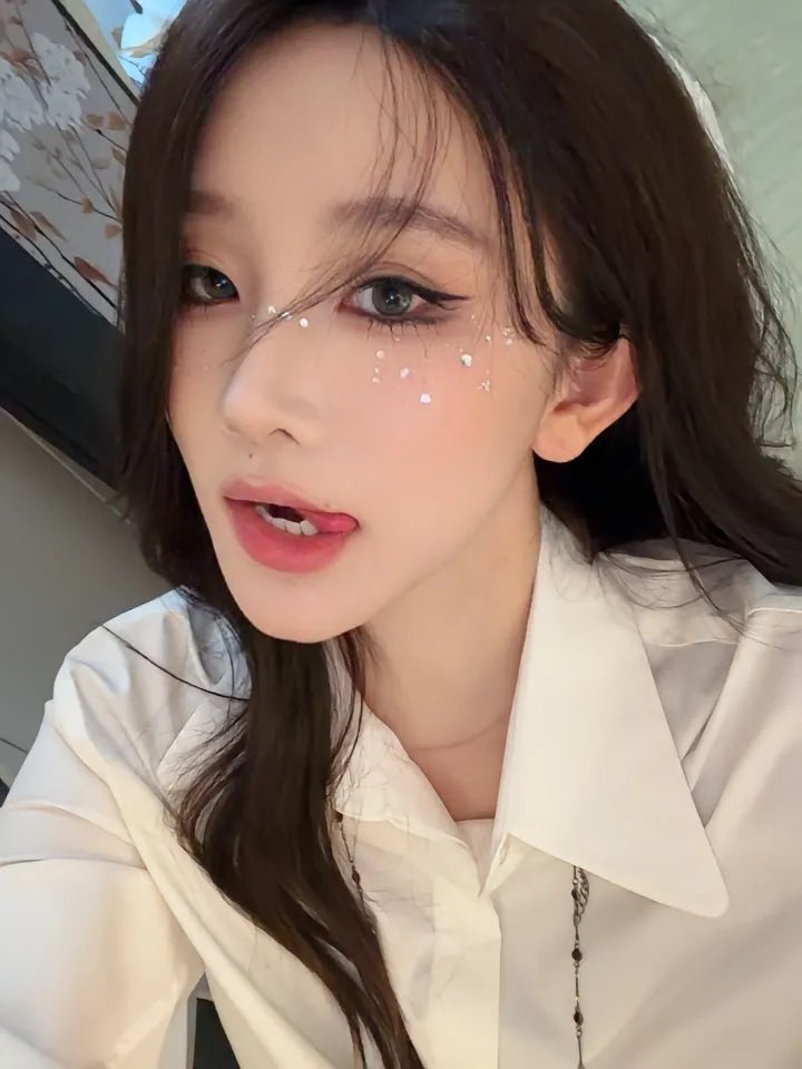 tazxing's tweet photo. 251029 죠우스위 부계정 도우인 (1)

‘# 第一次见到你’

#周诗雨 #ZhouShiyu #주시우 #SNH48 https://t.co/AlAXqMio5M