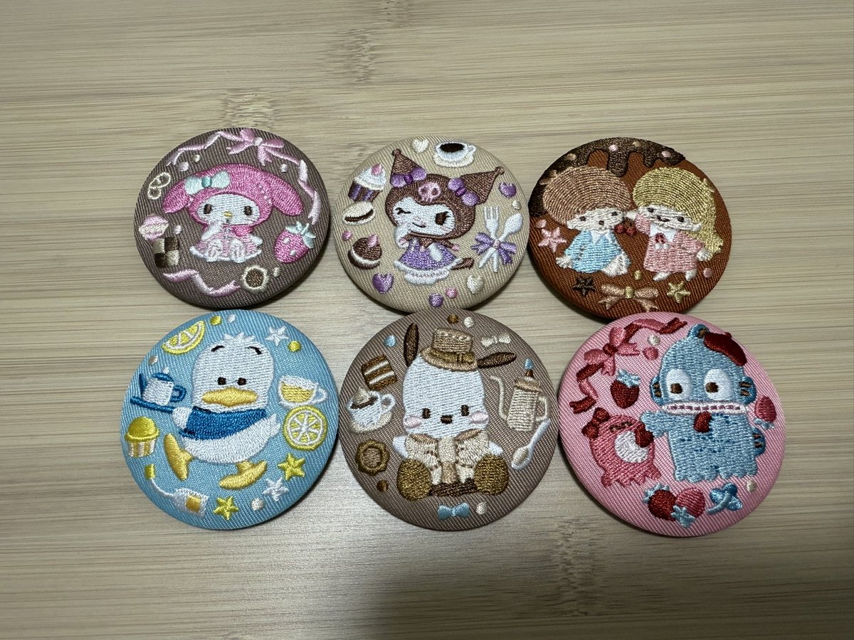 SN_0615ASTER's tweet photo. 【交換】サンリオ　刺繍缶バッチ3　刺繍缶バッチつきビスケット

【譲】マイメロディ、クロミ、キキララ(リトルツインスターズ)、アヒルのぺっくる、ポチャッコ、ハンギョドン

【求】シナモン

郵送交換希望📮
難しいとは思いますが宜しくお願いします https://t.co/ITiwsh2Kp1