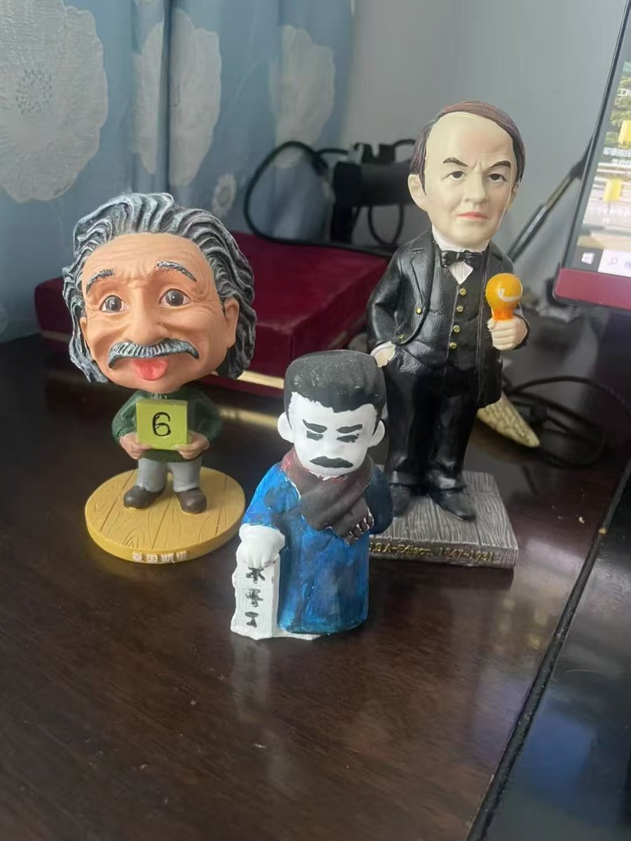 Bit_Bone's tweet image. 想要成为真正的学者,你首先得要有周树人的思想，接着是爱因斯坦的分析，然后是爱迪生的评估。
if you want to be a true scholar~fisrt you need to having the mind of Ents-Joe and the annalyze ability of Albert-Einstein，Then the estimate logics of Thomas-Edison.
#AcademyCollegeUniversity