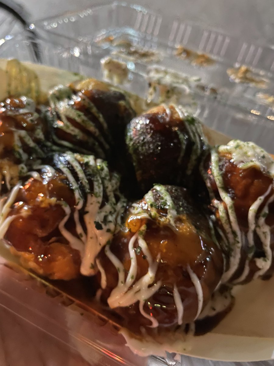 LaymanLens's tweet photo. 立花孝志さんが「世界一うまい」って言ってた
東淀川の「たこ焼き夢屋」🐙

実際に行ったら…
カリッカリやん😂🔥
出汁効いててビールほしくなるレベル🍺

#たこ焼き夢屋 #立花孝志 #東淀川 #グルメ巡礼 #関西人の本気 https://t.co/YFN0d5vlCt