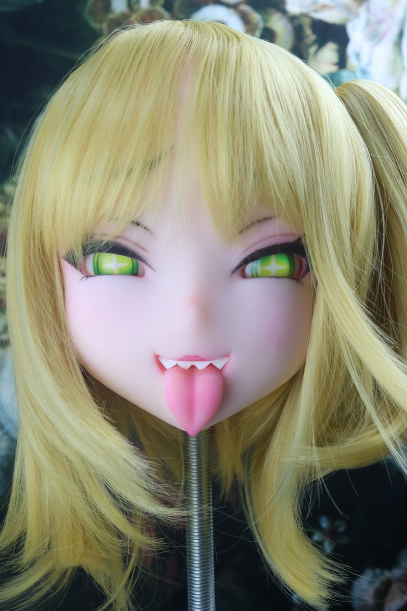 OrcSkiy's tweet photo. karendollさまのアニメメイクフォトコンテスト
次のオークはもっとうまく‥‥ん？ えっ？！
なっ？なんだって～～～！オークが大賞ッ😱
まさかぁ～～～！（二度見🙄）  げげぇ～～ッ！🥶
うううっ‥オークはマジで感謝感激雨アラレですウゴ！
なっ‥涙で‥前が‥ううっ‥見えないウゴッ🥹
これは皆さんの応援があればこその一位です！
投票してくれた方 本当にありがとうございましたッ！
投票してくれなかった方には‥竜巻旋風脚ッッ！！

ってことで違うパターンの感じもあげておきますね😘
Irokebijinはホントに良きアニメドールなので！
是非に一家に一体置いておくと幸せになりこいつは
運気も上がりそうですね🙄（愛でて～なっ！♥
皆さ���応援 本当にありがとうございましたウゴ✨

#karendoll #Irokebijin