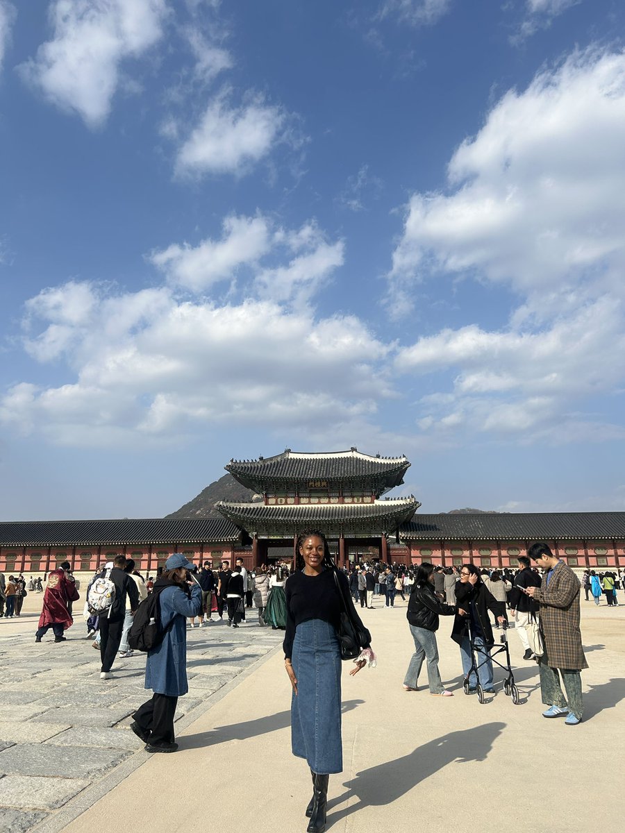 IvySelly's tweet photo. Beautiful day outside the order day https://t.co/OuzuWnyDEh